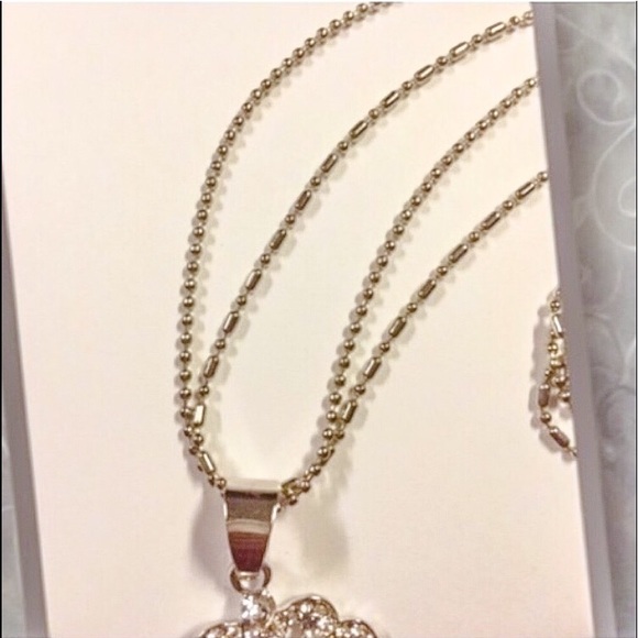 💖Crystal key pendant and necklace💖LAST ONE 💖 - Picture 2 of 3